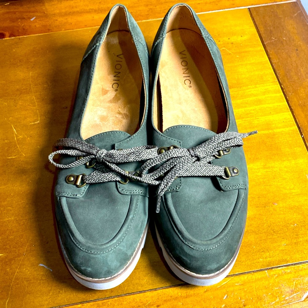 Women’s size 9 Vionic loafers